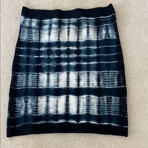 BCBG skirt . Tie dye blue and white. Sz M